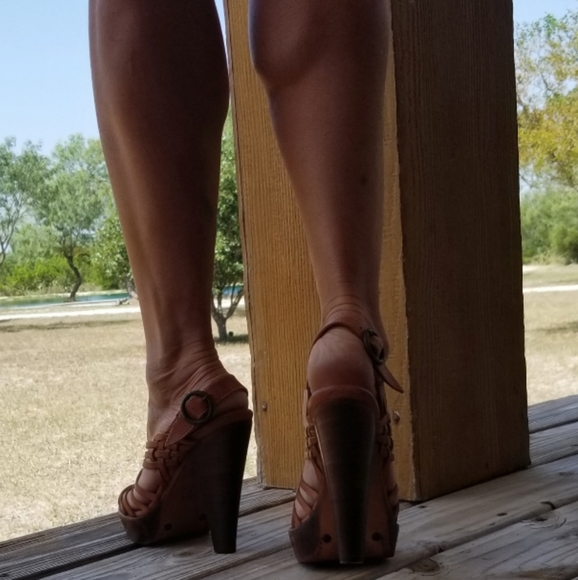 Frye Platform Sandals - Picture 1 of 5